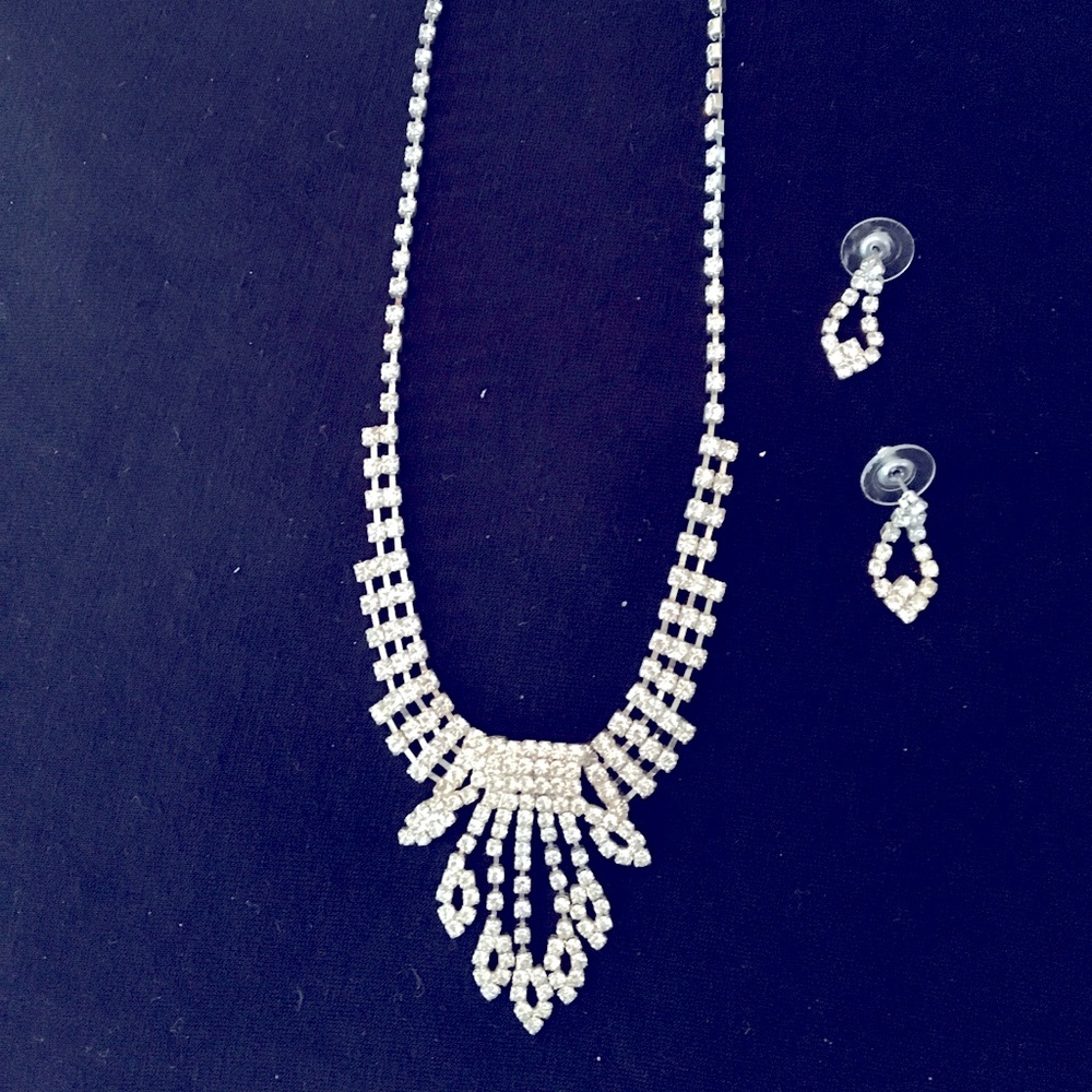 Fashion Crystal/Rhinestone Jewelry Set